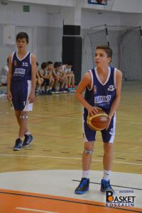 zak basket 16